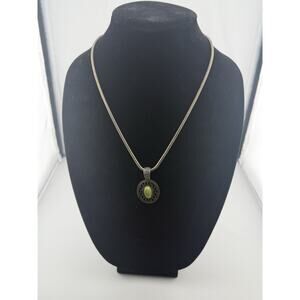 Silver Necklace With yellow Pendant Set In Lattice Design